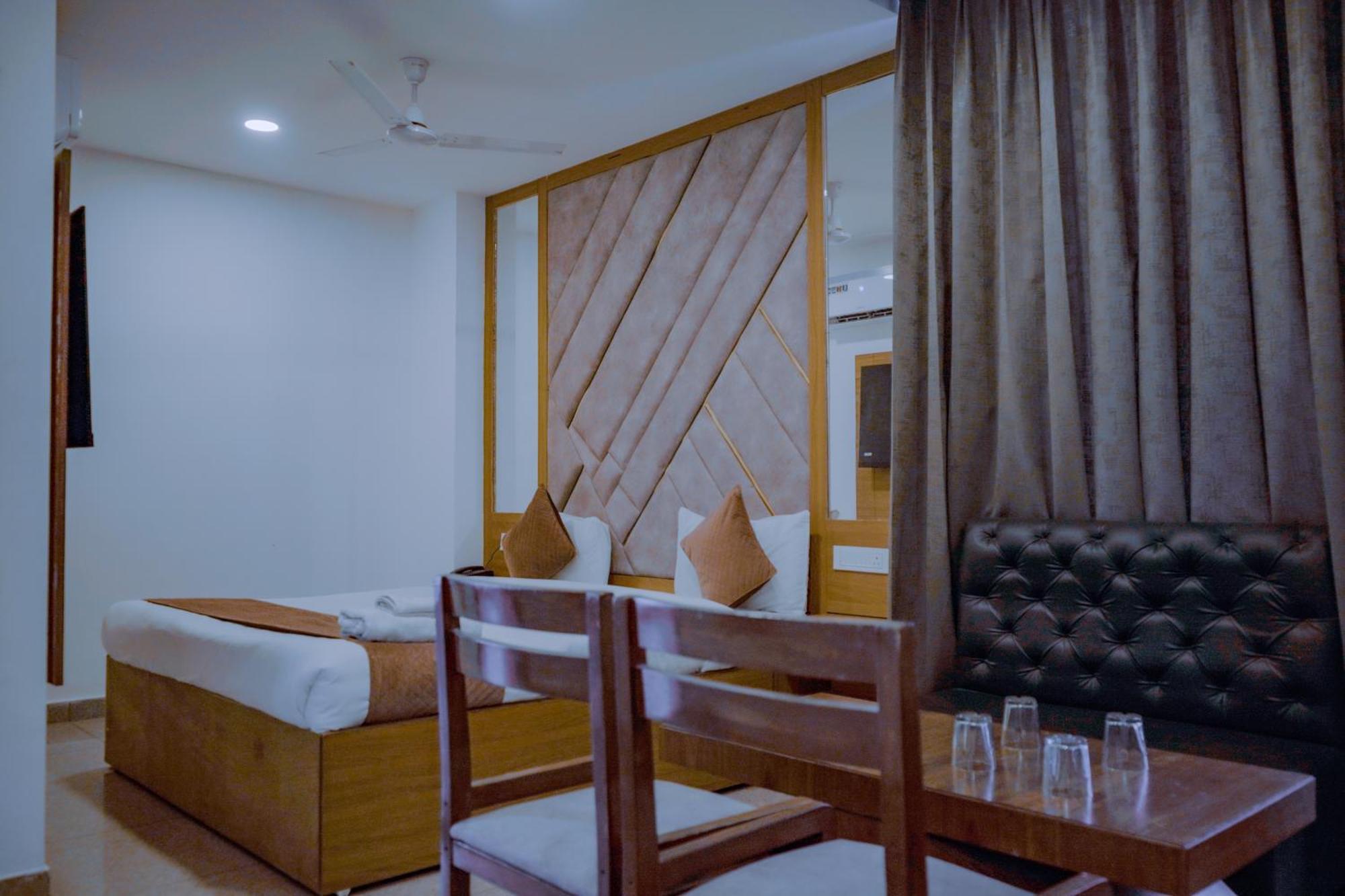 Hotel Lake View Chandigarh Luaran gambar
